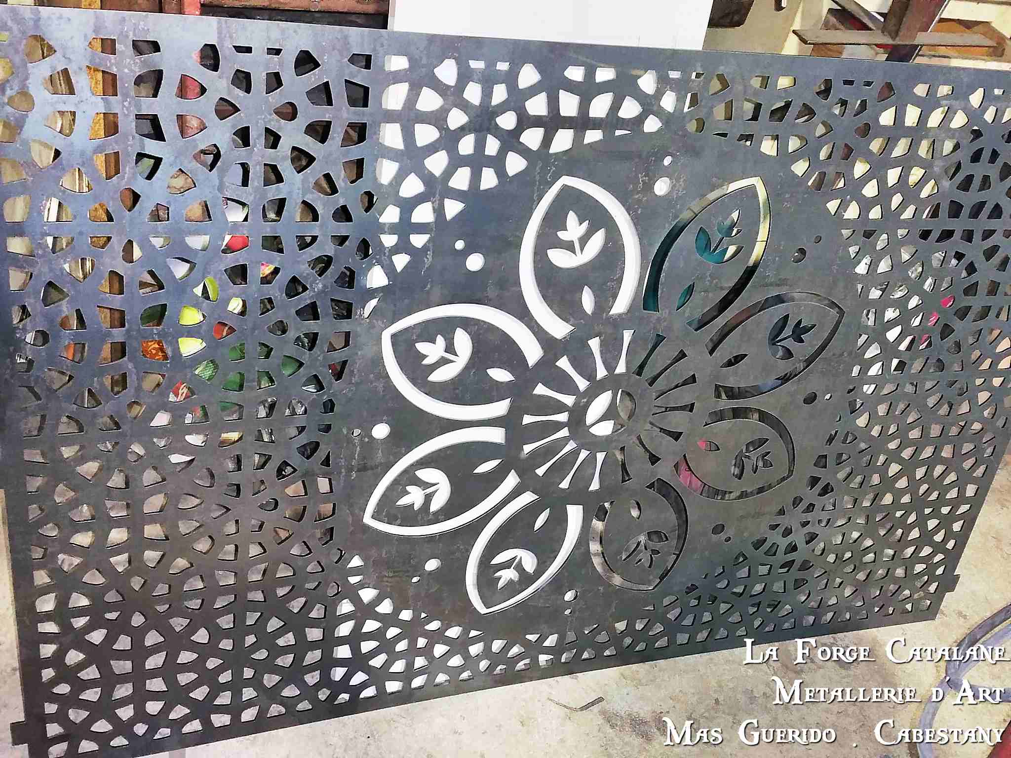 decoupe laser moucharabieh remplissage garde corps forge catalane.jpg